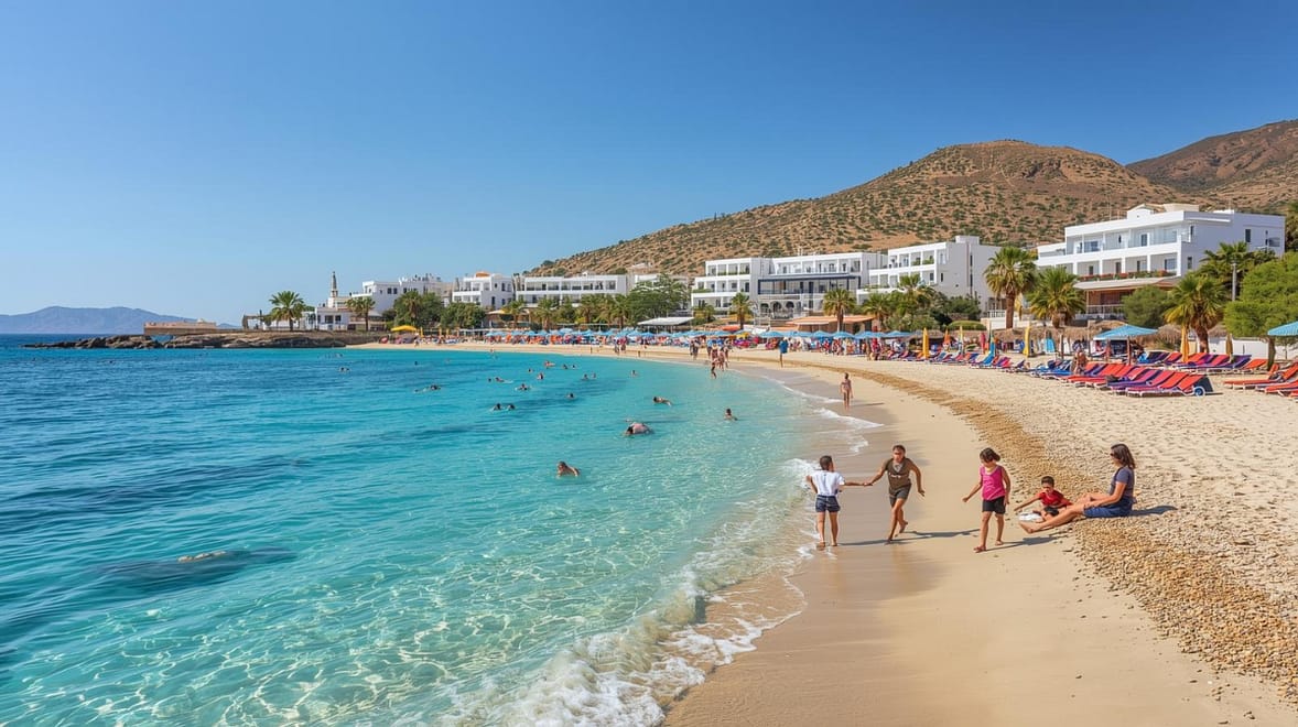 Tigaki Strand auf Kos mit langem Sandstrand, flach abfallendem Meer und familienfreundlichen Hotels