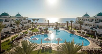 Luxus All Inclusive Resort in Ägypten mit Meerblick und Poollandschaft