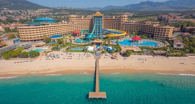 Luxus All Inclusive Resort in der Türkei mit Aquapark und privatem Strandsteg