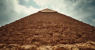 Große Pyramide von Gizeh – Monumentale Architektur Ägyptens Detailaufnahme der Großen Pyramide von Gizeh als berühmte Ägypten Sehenswürdigkeit